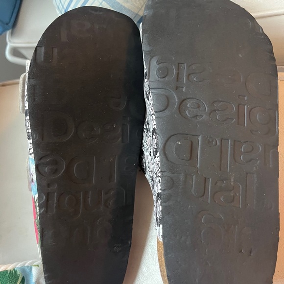 Desigual footbed sandals size 8 - Picture 5 of 11